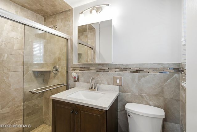 55 Cherry Tree Farm Road, Middletown, NJ 07748