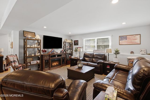 55 Cherry Tree Farm Road, Middletown, NJ 07748