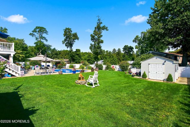 55 Cherry Tree Farm Road, Middletown, NJ 07748