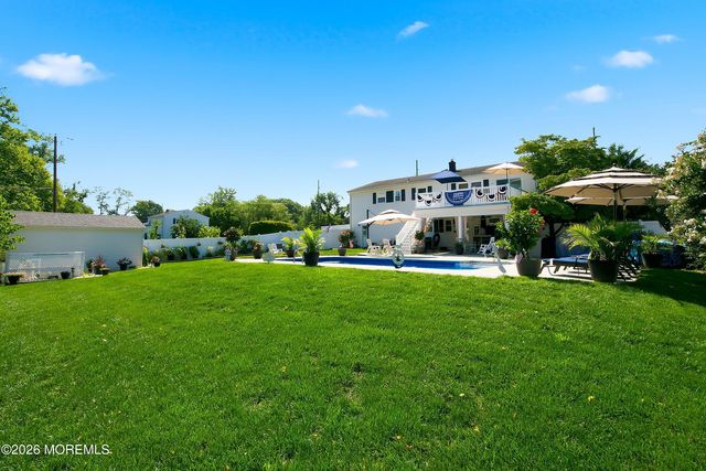 55 Cherry Tree Farm Road, Middletown, NJ 07748