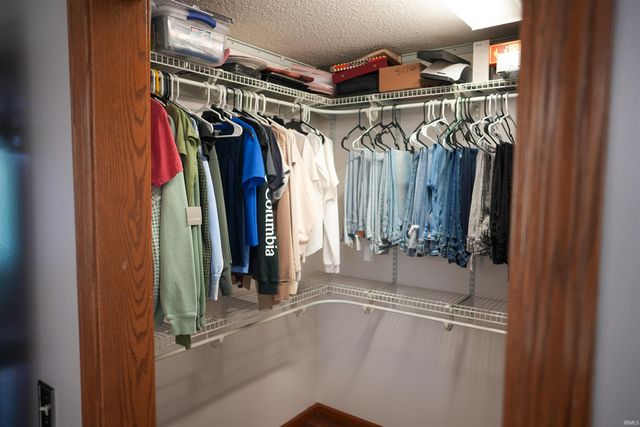 2436 WINDSONG Court, Fort Wayne, IN 46804