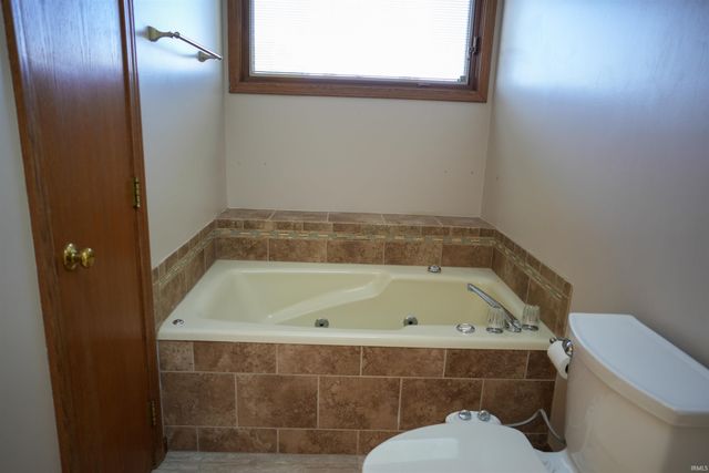 2436 WINDSONG Court, Fort Wayne, IN 46804