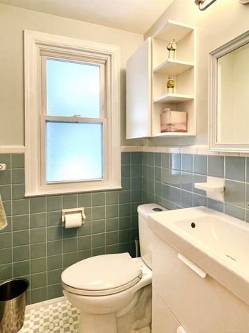 1723 Hawthorne Road, Grosse Pointe Woods, MI 48236