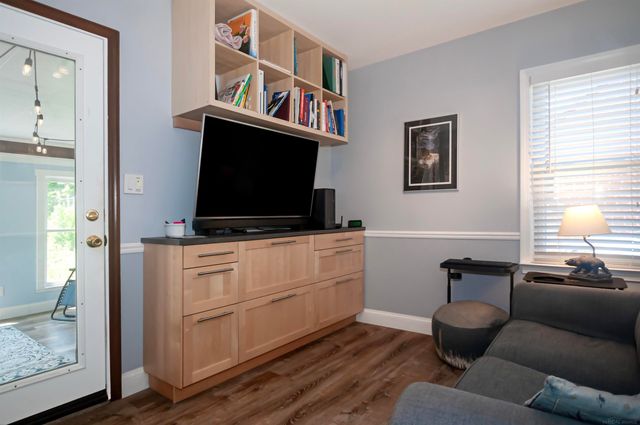 1723 Hawthorne Road, Grosse Pointe Woods, MI 48236