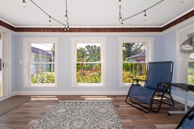 1723 Hawthorne Road, Grosse Pointe Woods, MI 48236