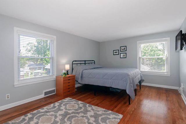 1723 Hawthorne Road, Grosse Pointe Woods, MI 48236