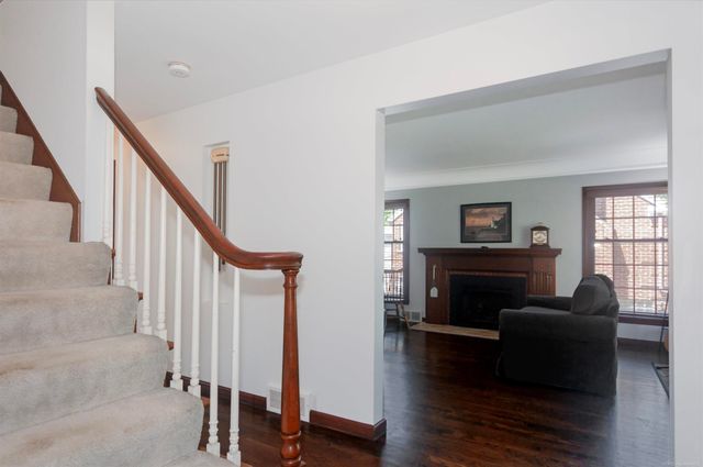 1723 Hawthorne Road, Grosse Pointe Woods, MI 48236