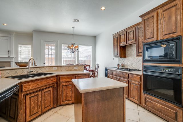 8216 Dogwood Lane, Irving, TX 75063