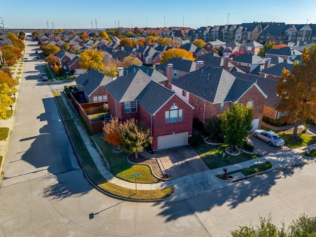 8216 Dogwood Lane, Irving, TX 75063