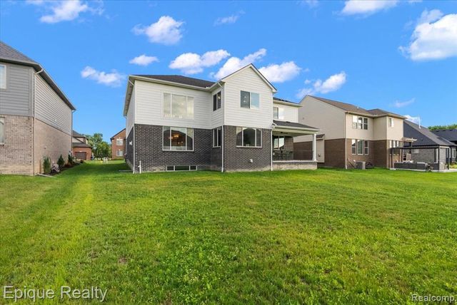 24603 Callaway Drive, Macomb, MI 48042