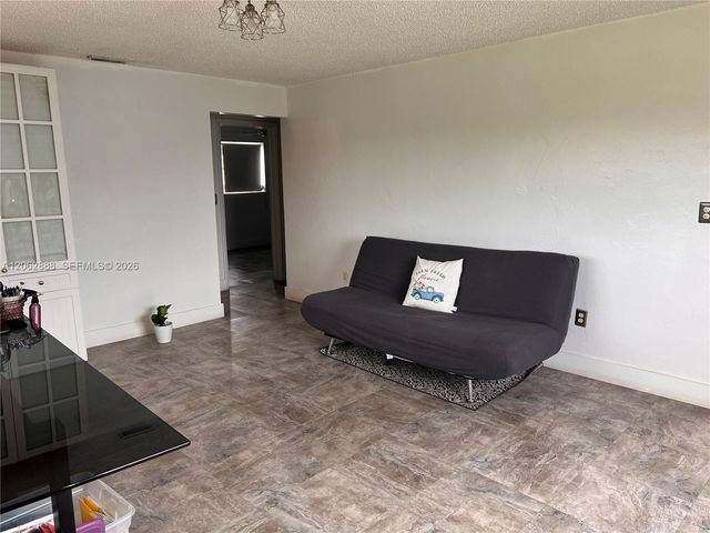 12510 W Golf Drive, Miami, FL 33167