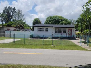 12510 W Golf Drive, Miami, FL 33167