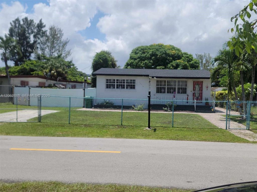 12510 W Golf Drive, Miami, FL 33167