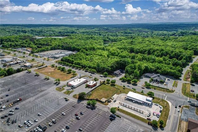 804 S Van Buren Road, Eden, NC 27288