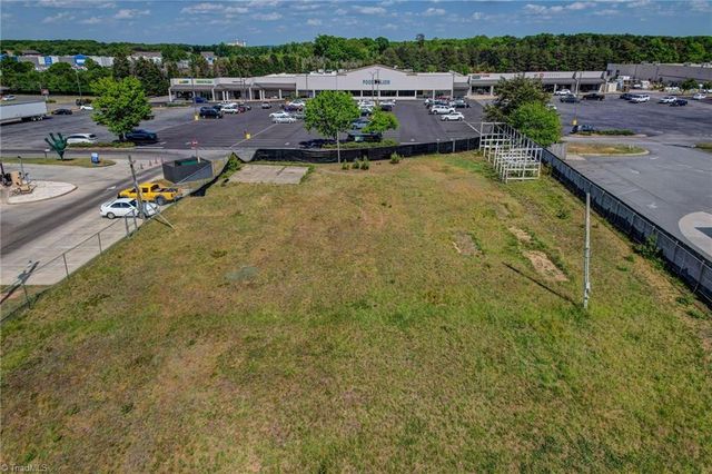 804 S Van Buren Road, Eden, NC 27288