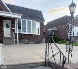 1832 MOWER, Philadelphia, PA 19152