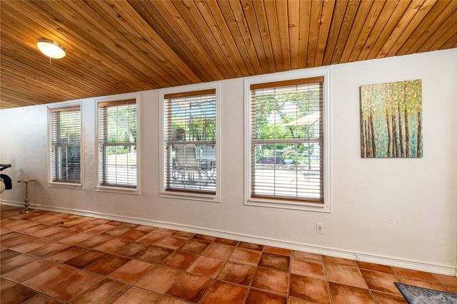 211 Crest Ridge Circle, Lakeside, TX 76108