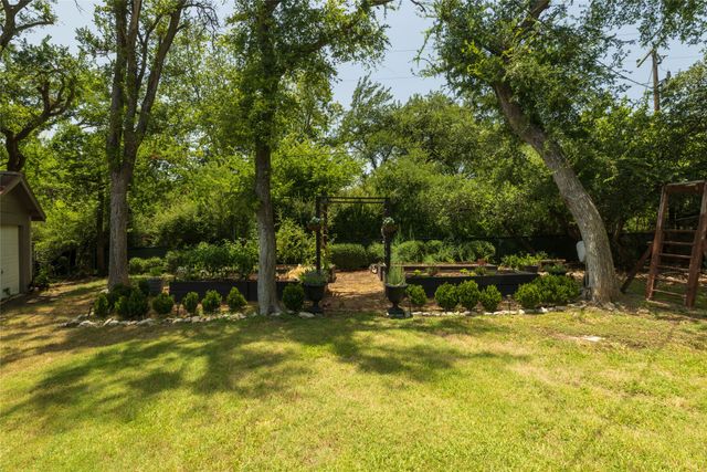 211 Crest Ridge Circle, Lakeside, TX 76108