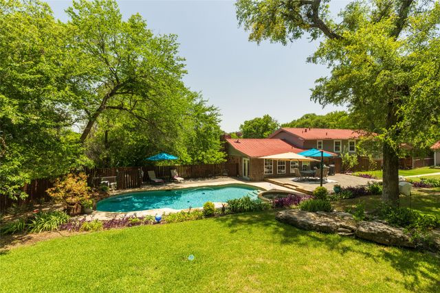 211 Crest Ridge Circle, Lakeside, TX 76108
