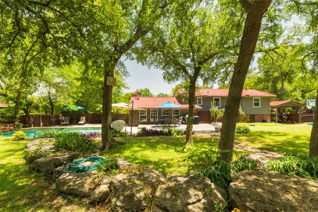 211 Crest Ridge Circle, Lakeside, TX 76108