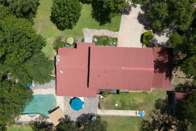 211 Crest Ridge Circle, Lakeside, TX 76108