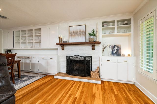 211 Crest Ridge Circle, Lakeside, TX 76108