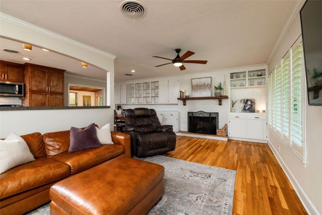 211 Crest Ridge Circle, Lakeside, TX 76108