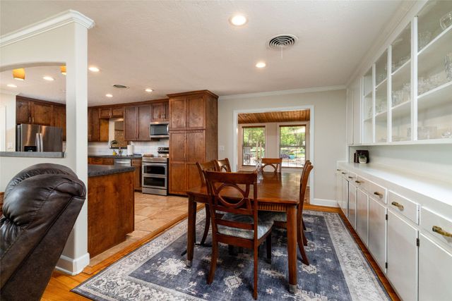 211 Crest Ridge Circle, Lakeside, TX 76108