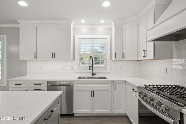 1505 Us Hwy 117 Bypass S, Burgaw, NC 28425