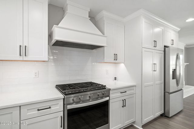 1505 Us Hwy 117 Bypass S, Burgaw, NC 28425