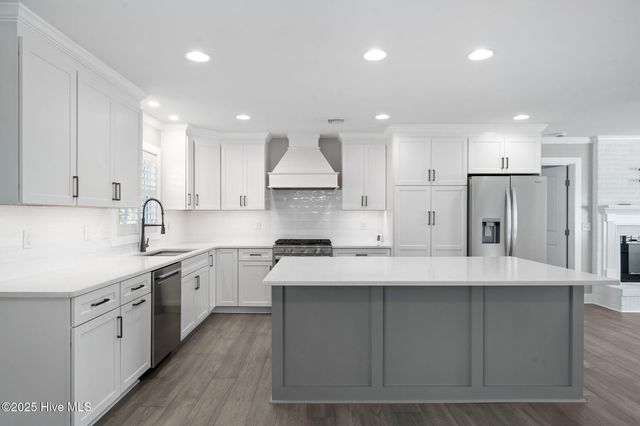 1505 Us Hwy 117 Bypass S, Burgaw, NC 28425