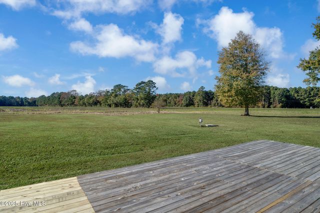 1505 Us Hwy 117 Bypass S, Burgaw, NC 28425