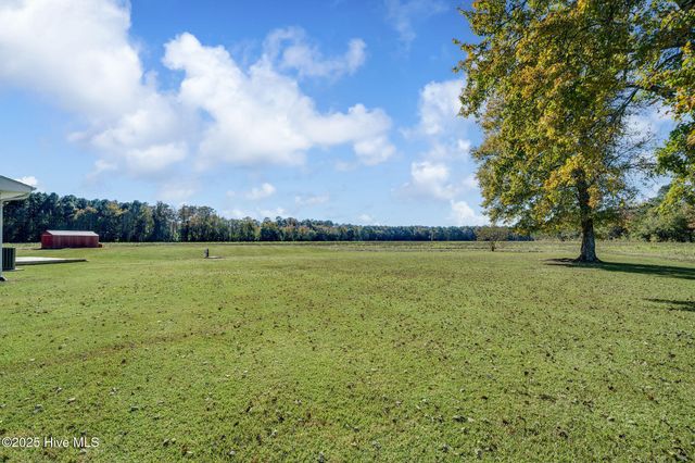 1505 Us Hwy 117 Bypass S, Burgaw, NC 28425