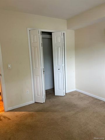2781 Davison Avenue, Auburn Hills, MI 48326