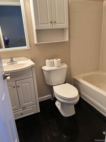 2781 Davison Avenue, Auburn Hills, MI 48326