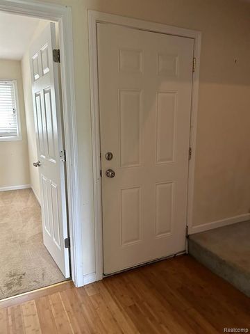 2781 Davison Avenue, Auburn Hills, MI 48326