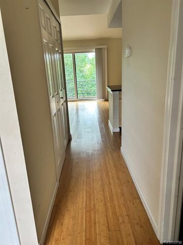 2781 Davison Avenue, Auburn Hills, MI 48326