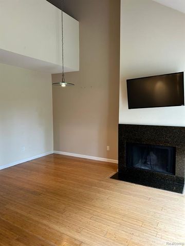 2781 Davison Avenue, Auburn Hills, MI 48326