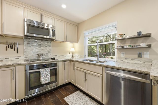 100 GRANADA Lane, Ponte Vedra Beach, FL 32082