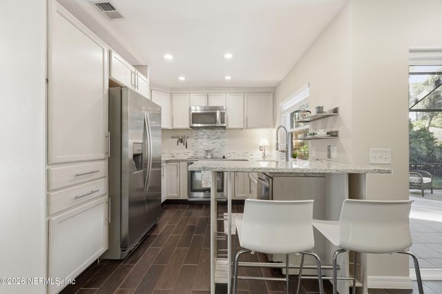 100 GRANADA Lane, Ponte Vedra Beach, FL 32082