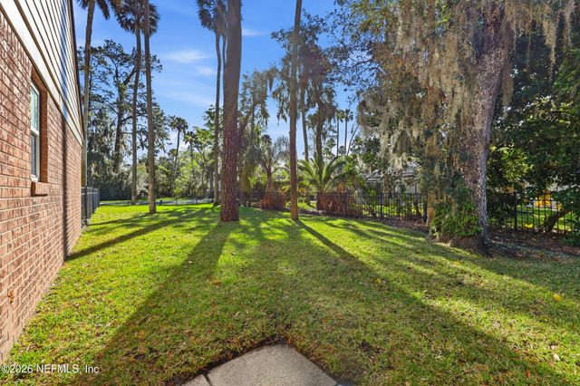 100 GRANADA Lane, Ponte Vedra Beach, FL 32082