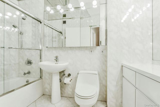 269-10 Grand Central Parkway 27T, Floral Park, NY 11005