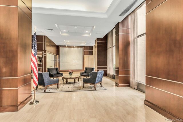 269-10 Grand Central Parkway 27T, Floral Park, NY 11005