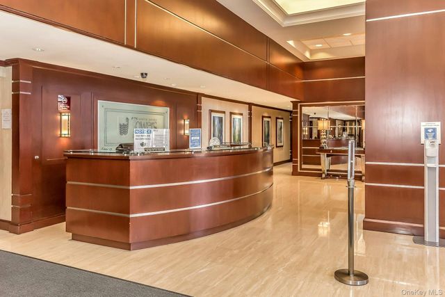 269-10 Grand Central Parkway 27T, Floral Park, NY 11005