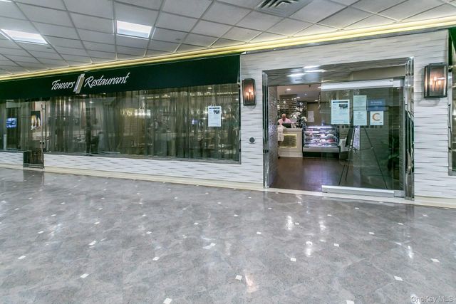 269-10 Grand Central Parkway 27T, Floral Park, NY 11005