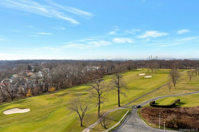 269-10 Grand Central Parkway 27T, Floral Park, NY 11005