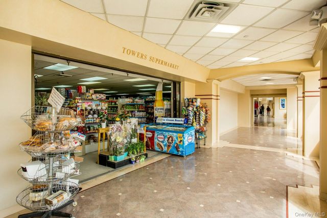 269-10 Grand Central Parkway 27T, Floral Park, NY 11005