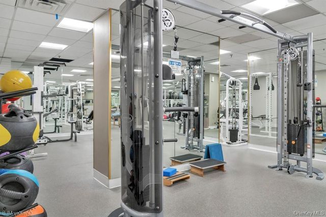 269-10 Grand Central Parkway 27T, Floral Park, NY 11005