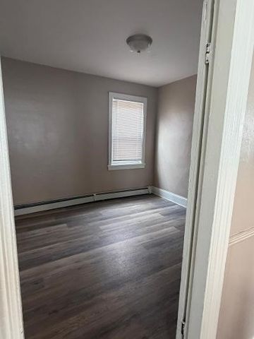 928 Branch Avenue, Providence, RI 02904