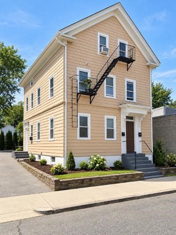 928 Branch Avenue, Providence, RI 02904